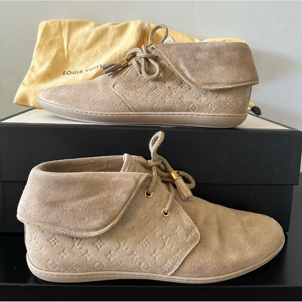 Louis Vuitton Tan Suede Logo Embossed Lace Up Ankle Boots Size 39 (26.5cm)